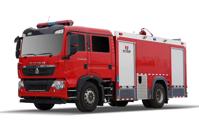 重汽豪沃8吨泡沫消防