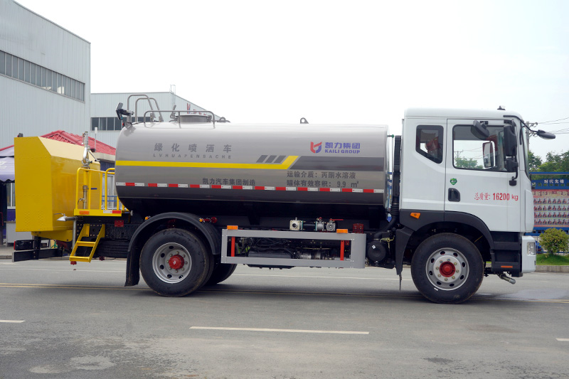 东风D9洒水防撞缓冲车(2000kg-100km/h)