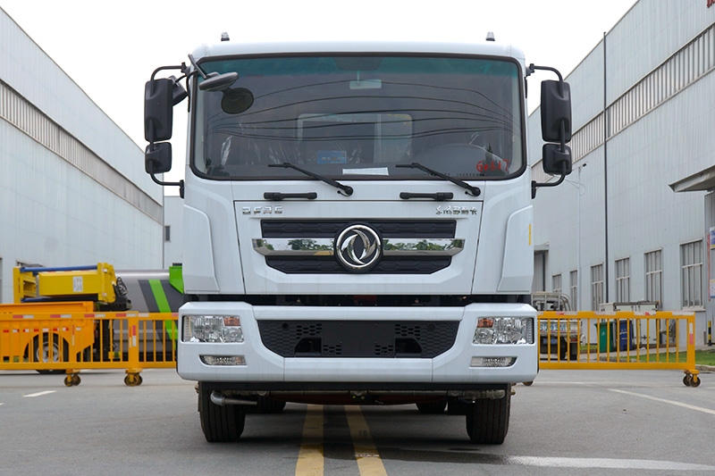 东风D9洒水防撞缓冲车(2000kg-100km/h)