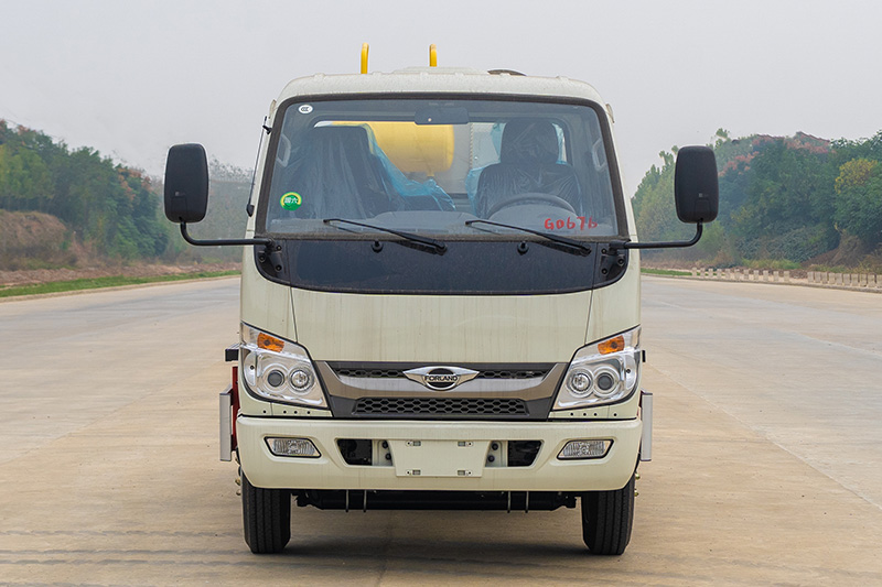 福田小卡之星3（3方）沥青洒布车