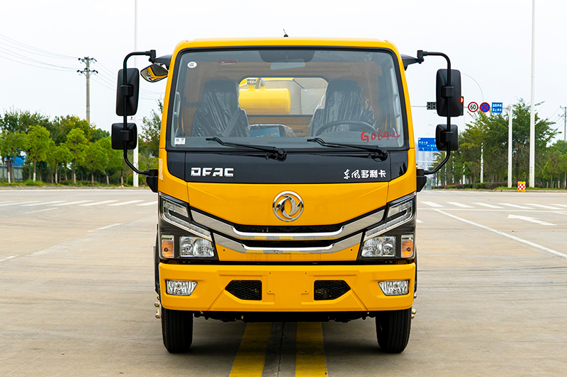 东风小多利卡（4方）洒布车