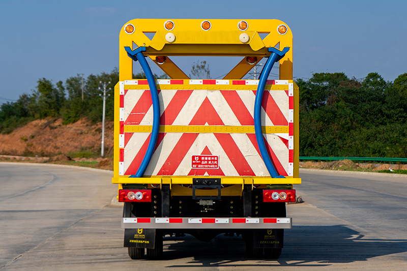 福田小卡之星3防撞车(2000kg-70km/h)