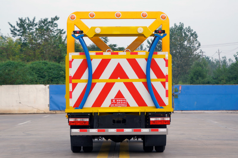 东风小多利卡防撞车(2000kg-70km/h)
