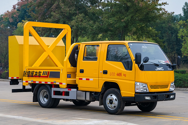江铃顺威防撞车(2000kg-70km/h)