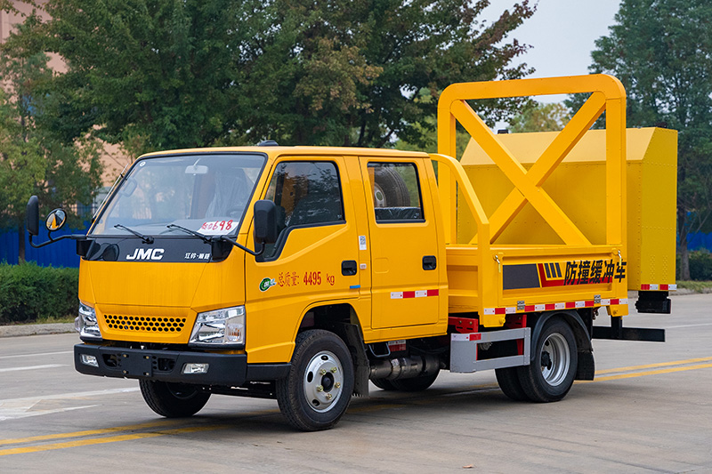 江铃顺威防撞车(2000kg-70km/h)