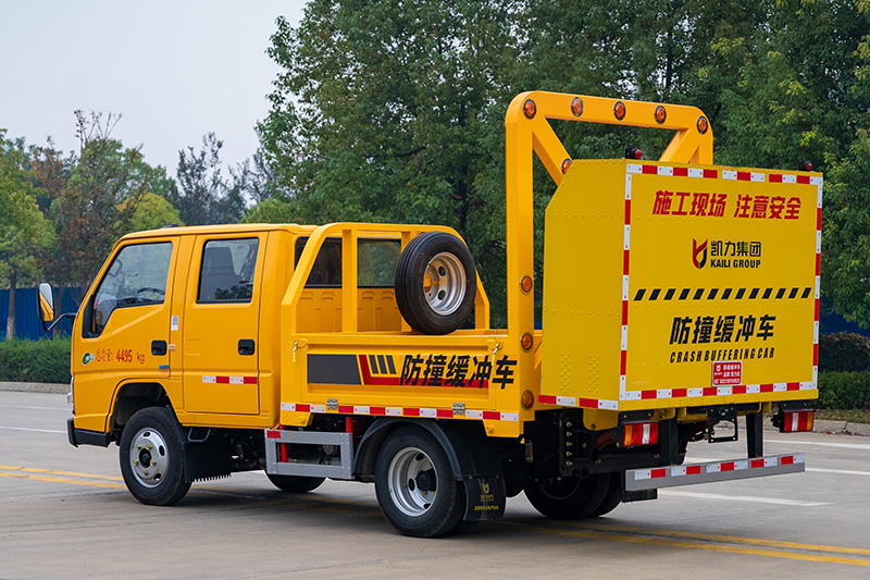 江铃顺威防撞车(2000kg-70km/h)