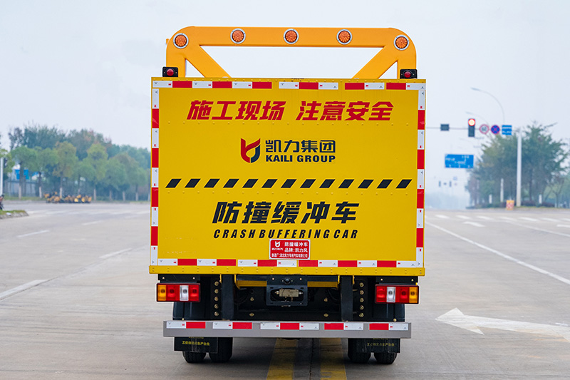 江铃顺威防撞车(2000kg-70km/h)