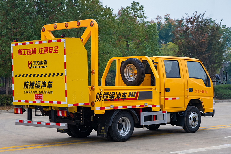 江铃顺威防撞车(2000kg-70km/h)