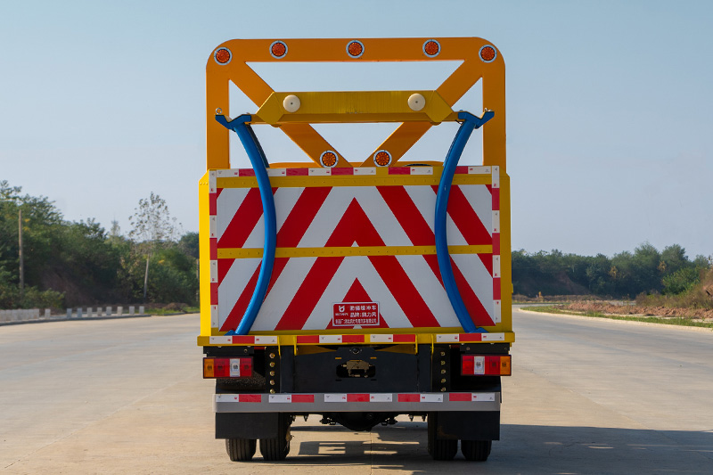 江铃顺达一级翻转防撞车(2000kg-70km/h)