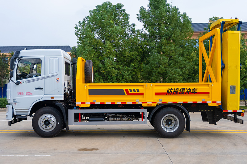 东风华神防撞车(2000kg-100km/h)