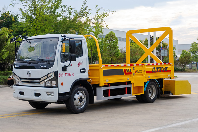 东风大多利卡防撞车(2000kg-70km/h)