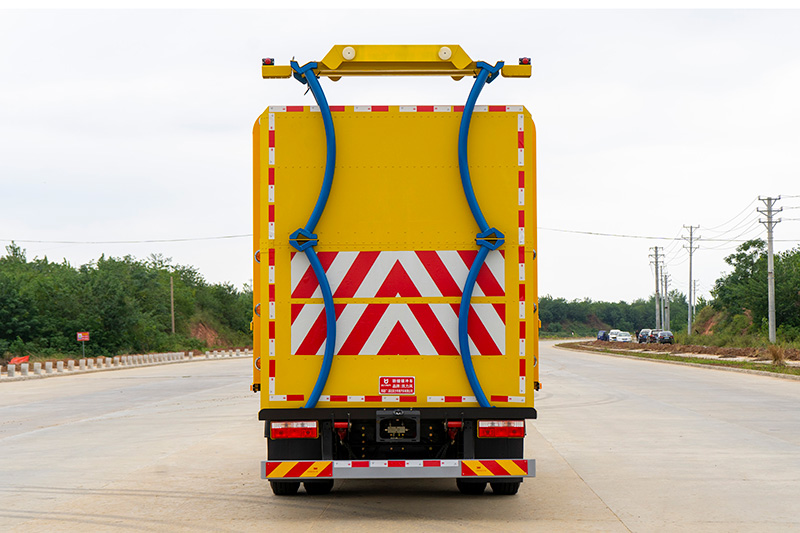 东风D9防撞车(2000kg-100km/h)