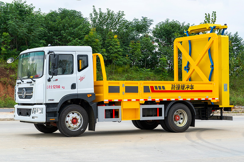 东风D9防撞车(2000kg-100km/h)
