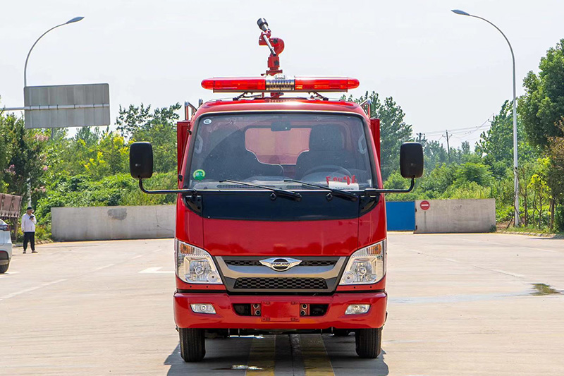 福田小卡之星2消防洒水车