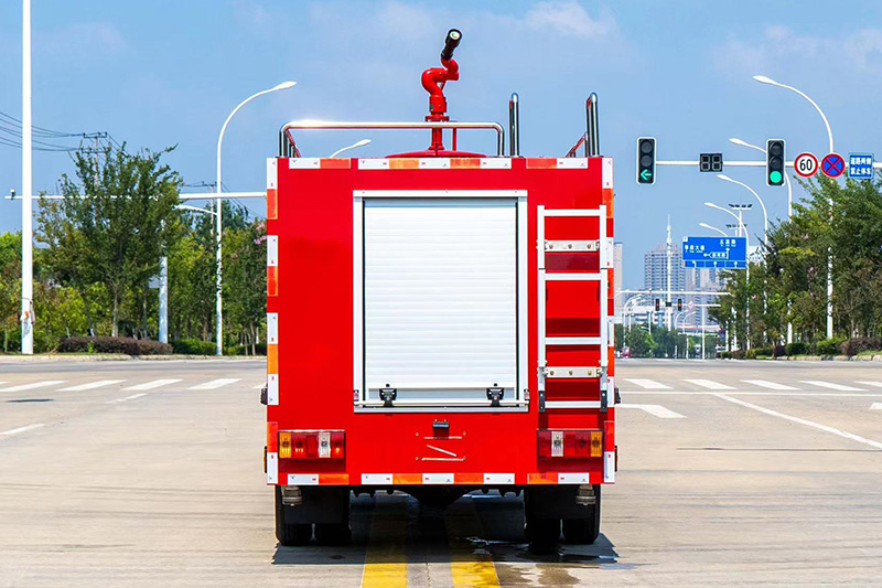 福田小卡之星2消防洒水车
