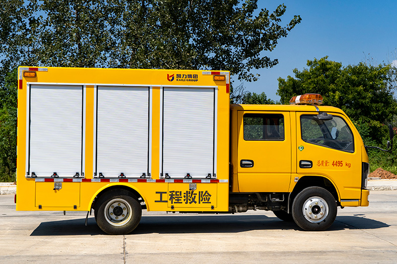 东风小多利卡双排救险车