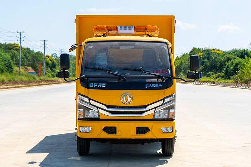 东风小多利卡双排救险车（500方 1000方）