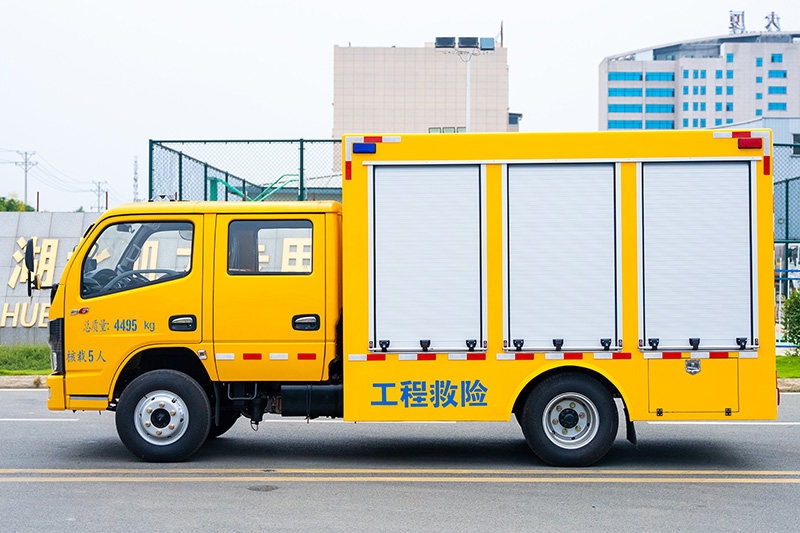 东风小多利卡双排救险车（500方 1000方）