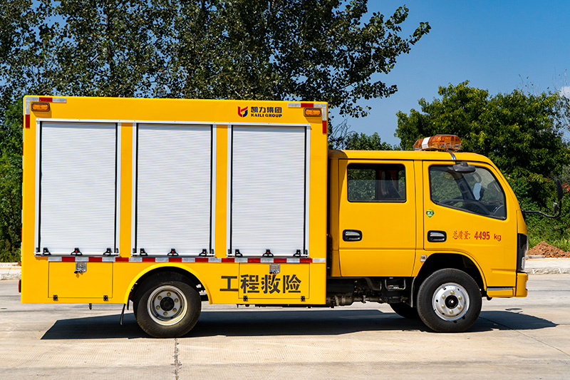 东风小多利卡双排救险车（500方 1000方）