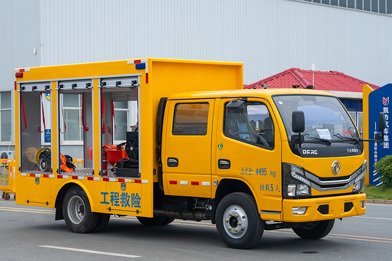 东风小多利卡双排救险车（500方 1000方）