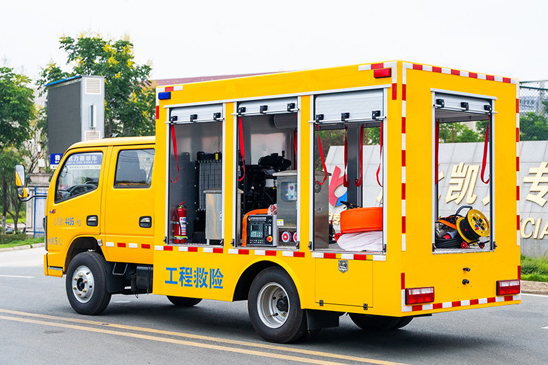 东风小多利卡双排救险车（500方 1000方）